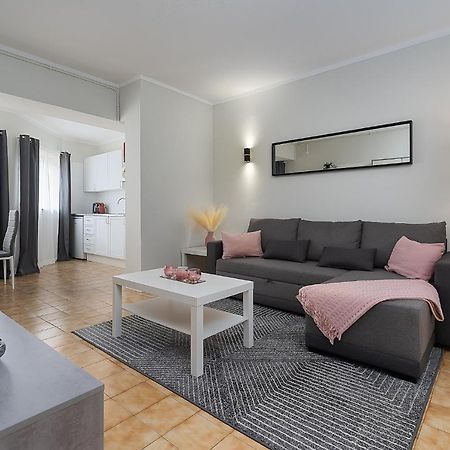 Sunny Flat W/ Balcony & Pool By Lovelystay Portimão Dış mekan fotoğraf