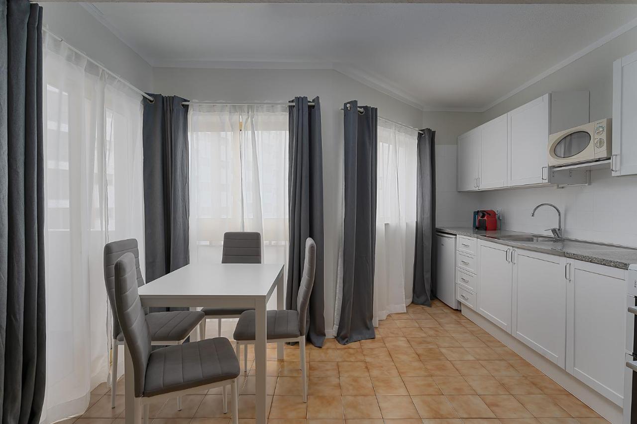 Sunny Flat W/ Balcony & Pool By Lovelystay Portimão Dış mekan fotoğraf